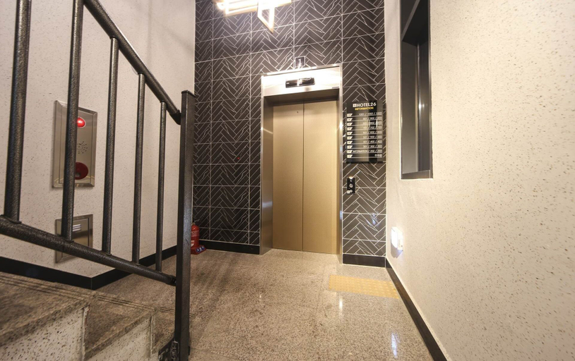 Others 4, Hotel 26, Dong