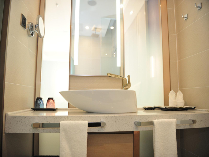 Bathroom, Lavande Hotel (Harbin East Railway Station Engineering University), Harbin