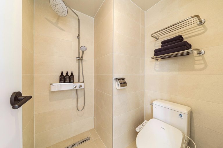 Bathroom 25