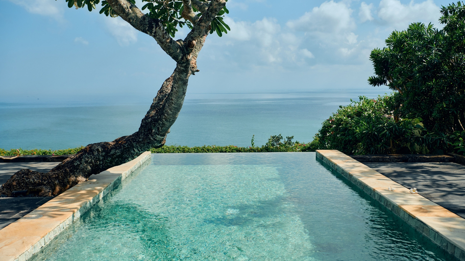 Swimming Pool 13