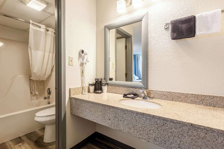 Bathroom 11