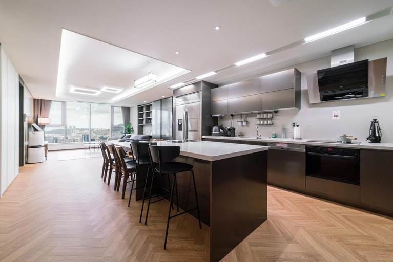 Dining Room 7
