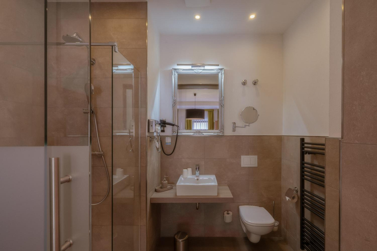 Bathroom 13