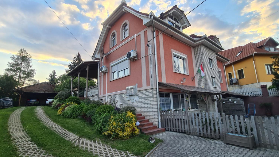 Others 2, Berc Apartman, Eger