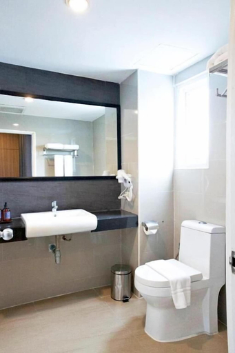 Bathroom 8