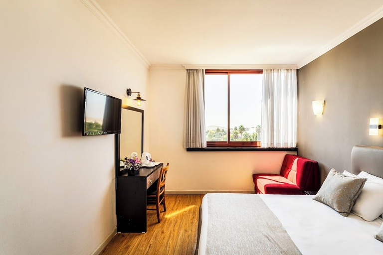 Bedroom 4, Inbar Hotel