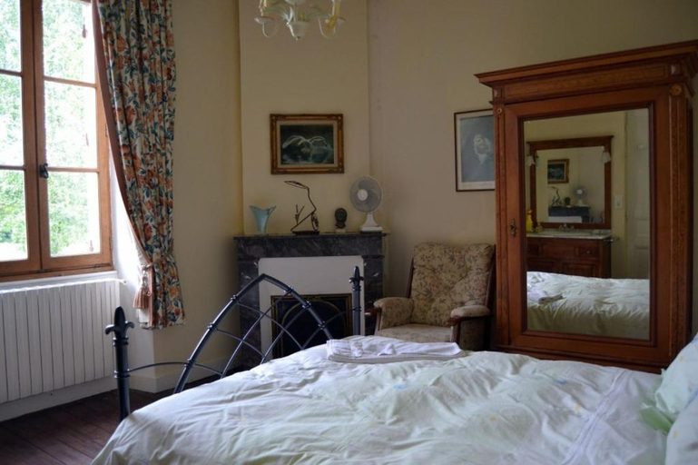 Bedroom 4, Manoir La Breuille, Charente
