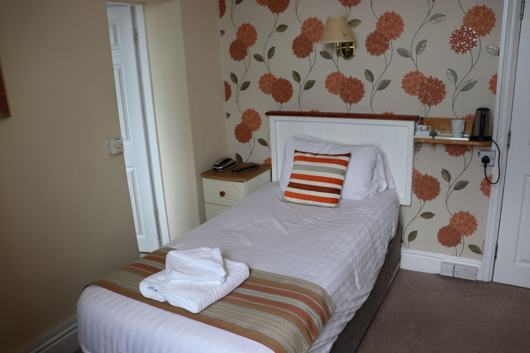 Bedroom 3, Lion Hotel and Studio Apartments, Gwynedd