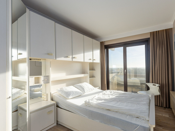 Room 2, Corner Apartment With Frontal sea View, West-Vlaanderen