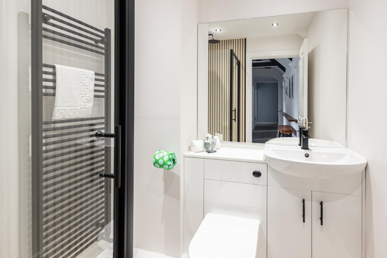 Bathroom 3, Host & Stay - The Tea Warehouse, Northumberland