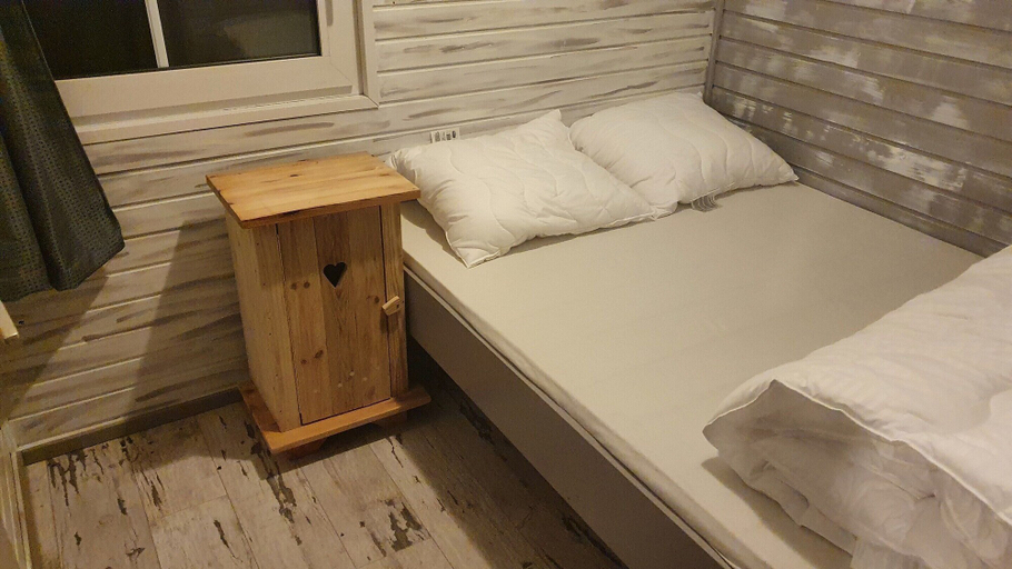 Bedroom 3, Lanklaar Chalet with Garden, Limburg