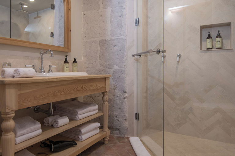 Bathroom 3, Palacio Guaqui, Arequipa
