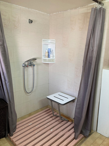 Bathroom 3, Cabanon pied dans l eau, Ben Slimane