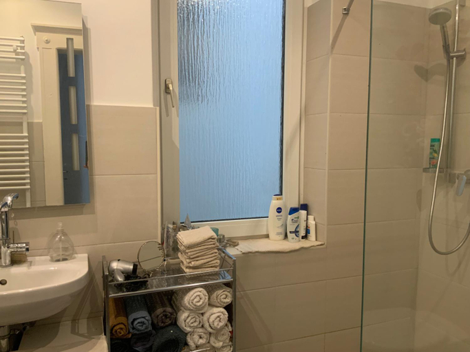 Bathroom 3, Privatzimmer Wagner, Region Hannover