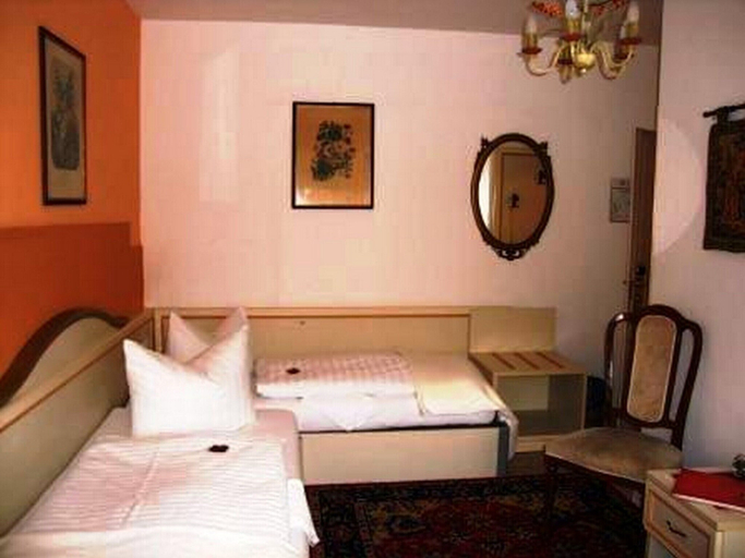 Bedroom 3, Haus Mooren Hotel Garni, Düsseldorf