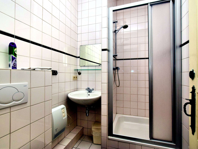 Bathroom 3, Spacious Pet-friendly Castle in Stavelot, Liège