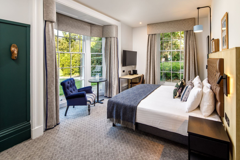 Bedroom 2, Mercure Oxford Hawkwell House Hotel, Oxfordshire
