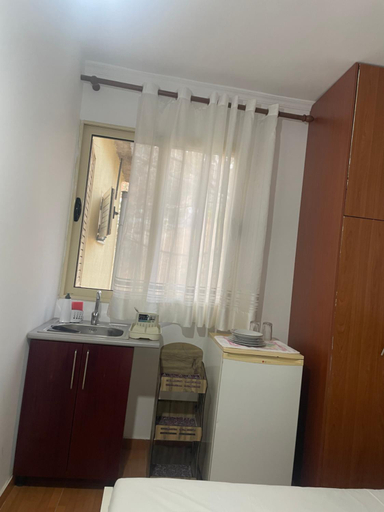 Others, Neron Apartaments, Sarandës
