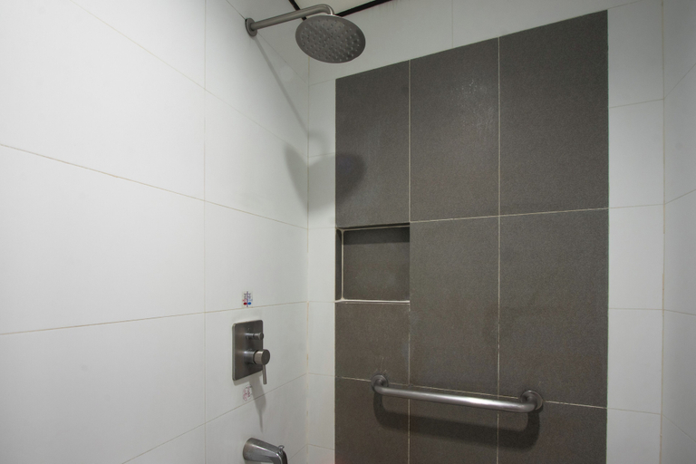 Bathroom 4, Hotel Sogo Santolan, Pasig City