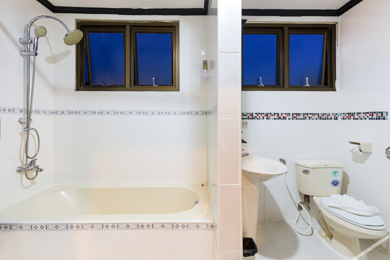 Bathroom, patong holiday dream , Phuket Island