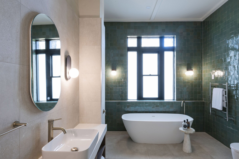 Bathroom 10