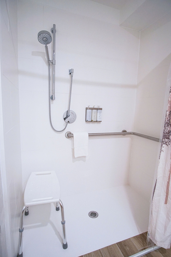 Bathroom 4, The Yankee Inn, Berkshire
