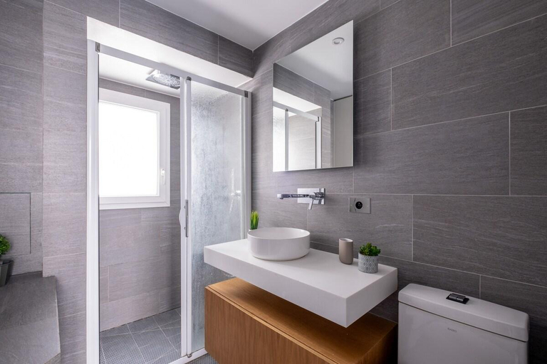 Bathroom 3, Fastueux Appartement au pied de Montmartre, Paris