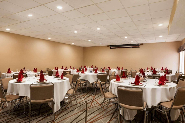 Food & Drinks 5, Radisson Hotel Akron/Fairlawn, Summit