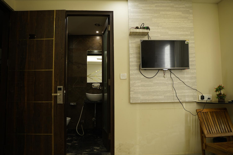 Bathroom 11