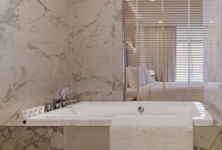 Bathroom 18