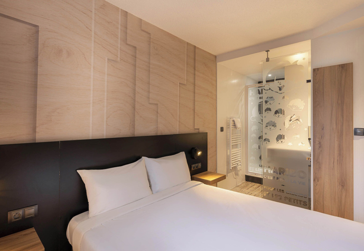 Bedroom 4, B&B HOTEL Lorient Ploemeur, Morbihan