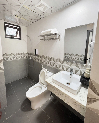 Bathroom 5, Rose Nhung Hotel Catba, Cát Hải