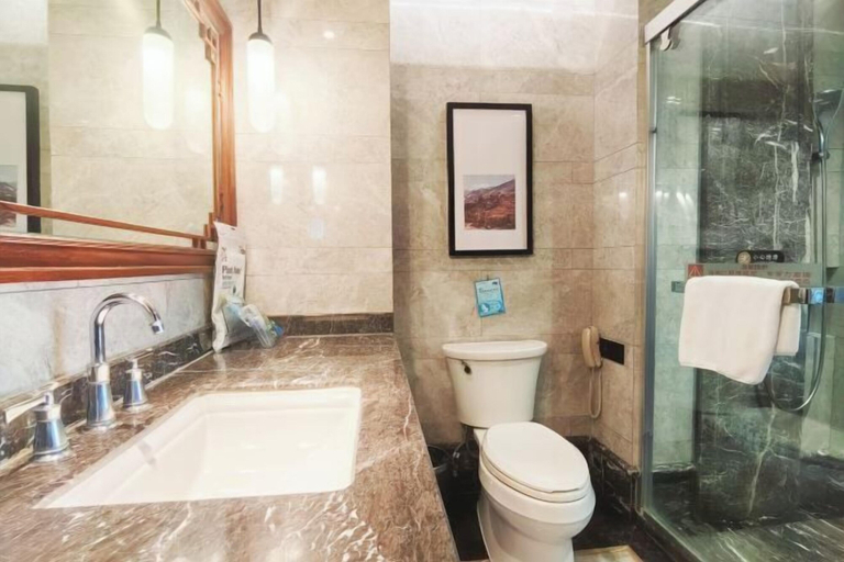Bathroom 3, Binhu Peninsula Hotel, Chongqing