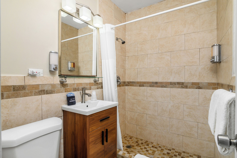 Bathroom 4, Fairways Inn of Naples, Collier