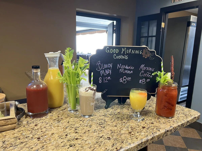 Food & Drinks