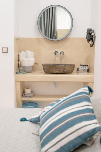 Bedroom 3, Katerina Roza Studios - Heartfelt Hospitality in the City, South Aegean