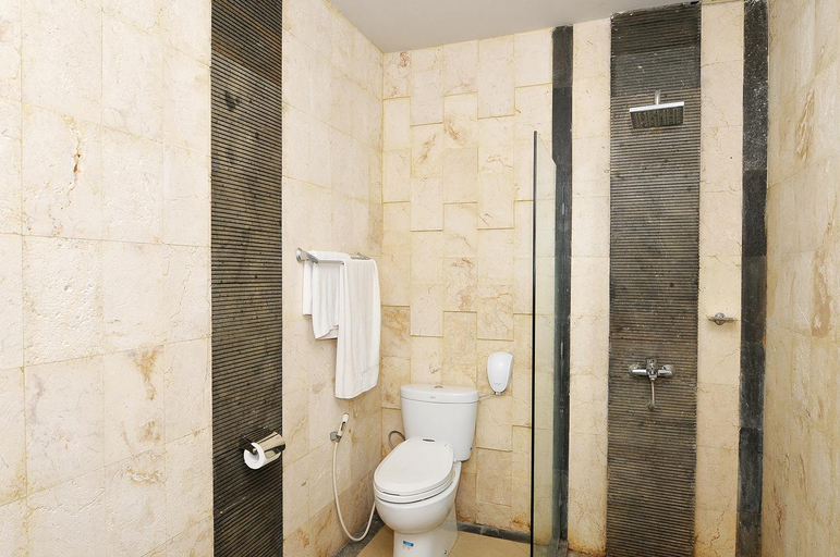 Bathroom 12
