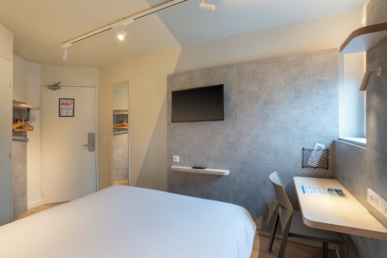 Bedroom 3, ibis budget Rennes Chantepie - Renovated hotel, Ille-et-Vilaine