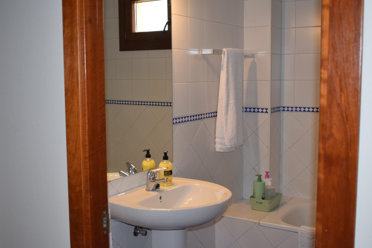 Bathroom 2, FIBES Lux Sevilla Este., Sevilla
