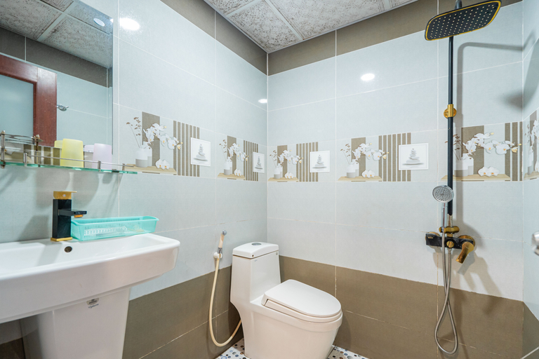 Bathroom 5, Nhan Duc Hotel Nguyen Van Qua, District 12