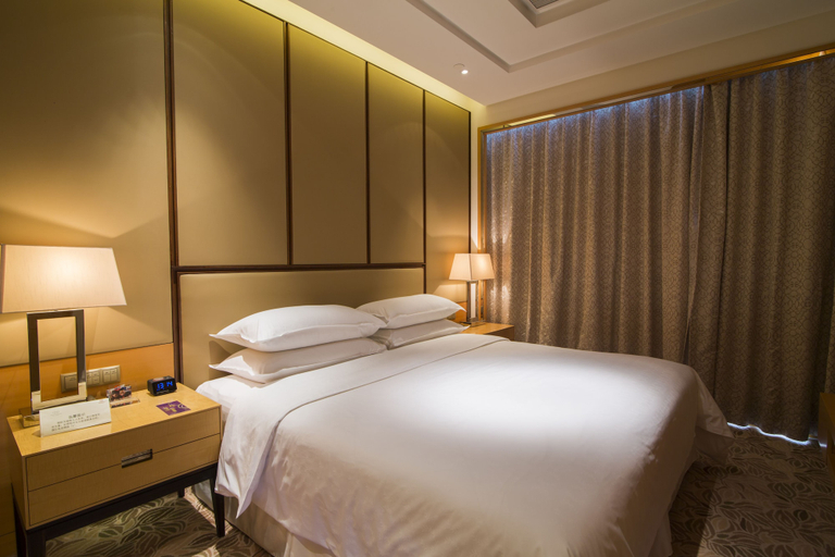 Bedroom 3, Sheraton Qingdao Jiaozhou Hotel, Qingdao