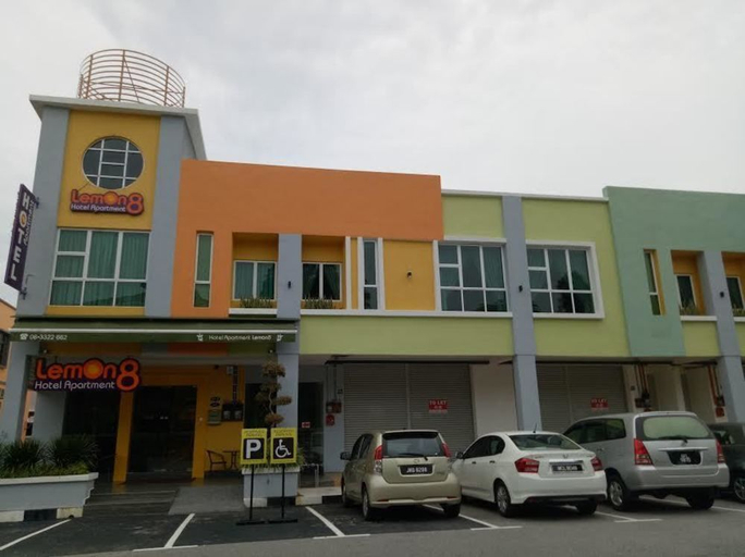Exterior & Views