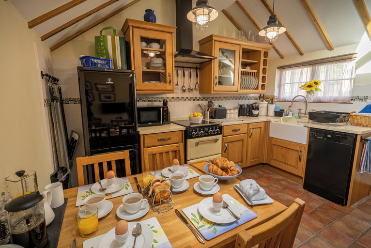 Food & Drinks 4, All Seasons Cottage Breaks, Suffolk