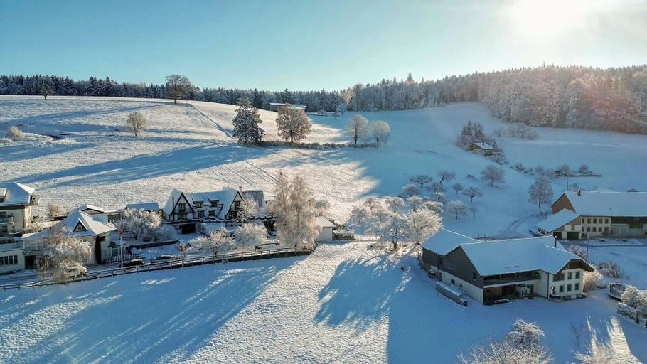 Exterior & Views 2, La Maisonnette Enchantée, La Glâne