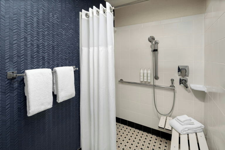 Bathroom 5, Fairfield Inn & Suites by Marriott Beaverton, Washington