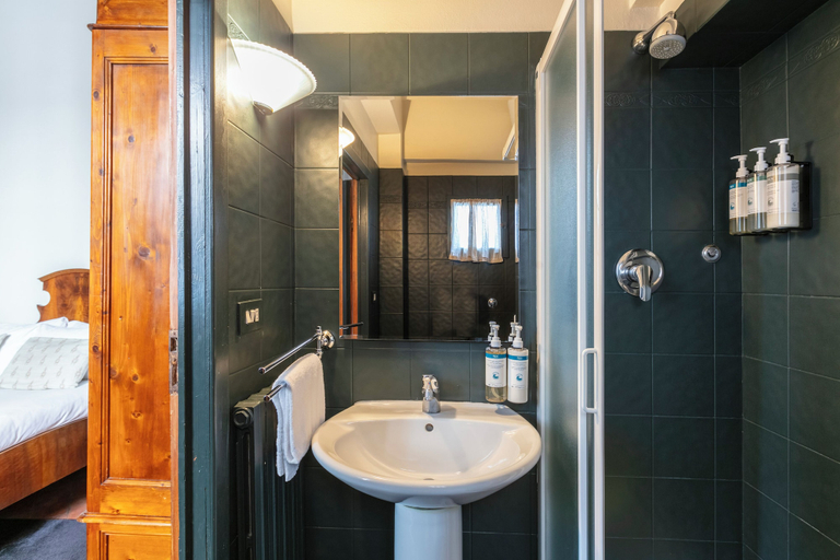 Bathroom 5, Numa Florence Palazzo Belfiore, Florence