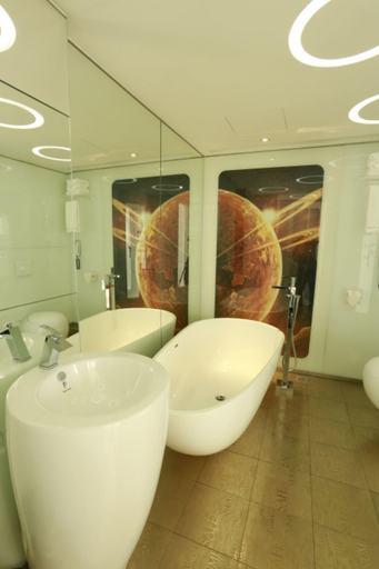 Bathroom 4, Planet Hotel, Guangzhou