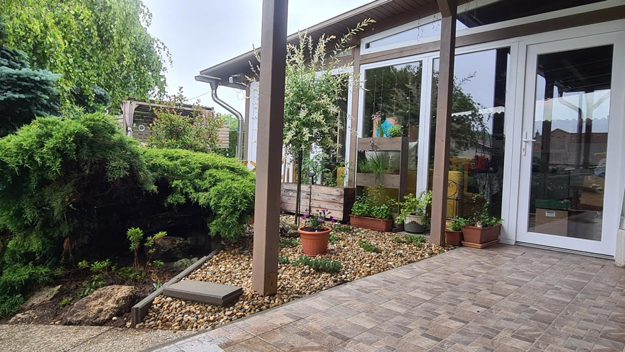 Others 5, Berc Apartman, Eger