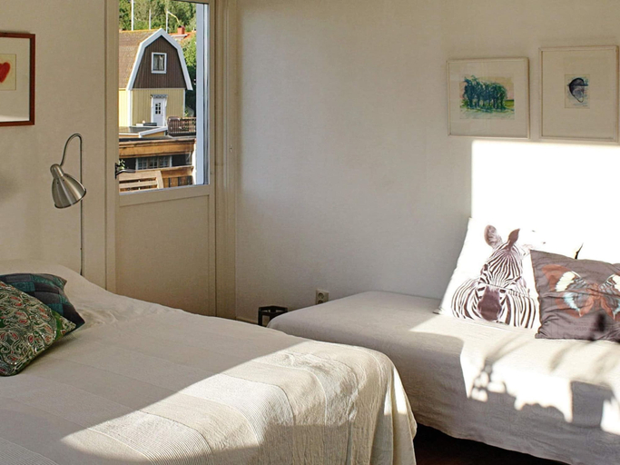 Bedroom 4, 5 Person Holiday Home in Ellos, Orust