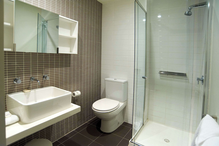 Bathroom 13